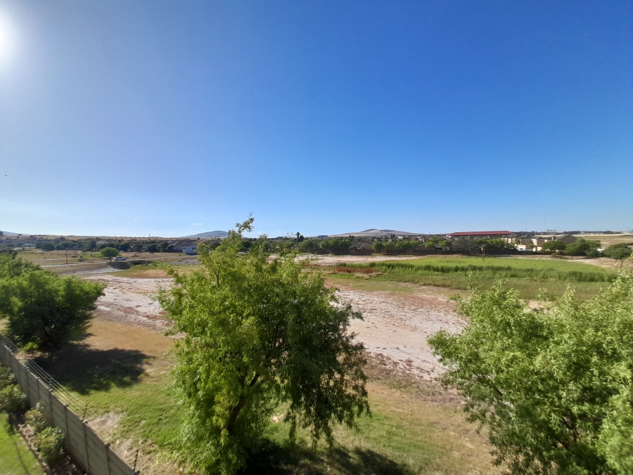 8 Bedroom Property for Sale in Uitzicht Western Cape